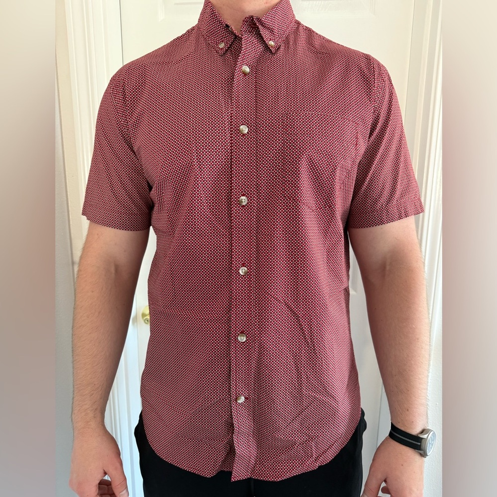 Banana Republic short sleeve button up. Size large. Worn only once